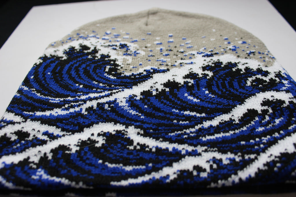 Waves Never Die Jacquard Beanie - Grey, back wave pattern